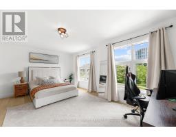 710 HICKORYRIDGE COMMON - 33