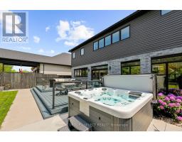 710 HICKORYRIDGE COMMON - 43