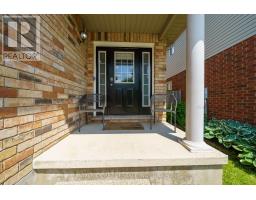 927 BRADSHAW CRESCENT - 3