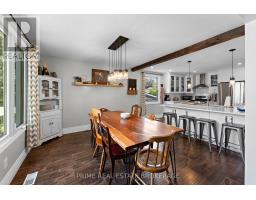 41 FARNHAM CRESCENT - 12