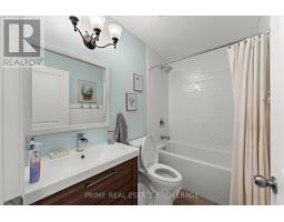41 FARNHAM CRESCENT - 20