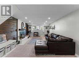 41 FARNHAM CRESCENT - 30
