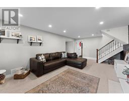 41 FARNHAM CRESCENT - 31