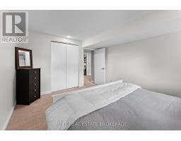 41 FARNHAM CRESCENT - 35