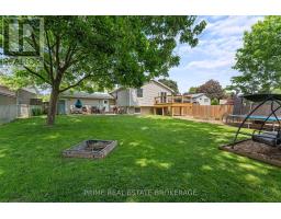 41 FARNHAM CRESCENT - 43