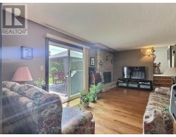 261 CHURCHILL DRIVE - 32