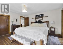 196 QUEEN STREET - 18