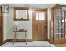 196 QUEEN STREET - 2