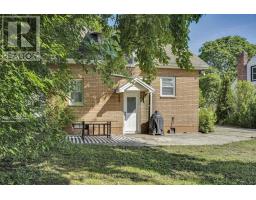 196 QUEEN STREET - 35