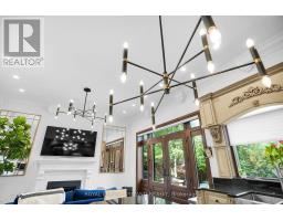 512 COLBORNE STREET - 18