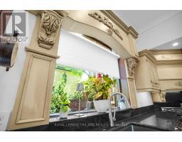 512 COLBORNE STREET - 20