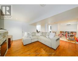 382 ADELAIDE STREET - 17