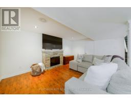 382 ADELAIDE STREET - 18