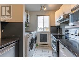 21 - 1096 JALNA BOULEVARD - 10