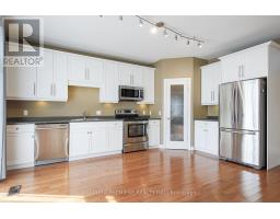 702 SPRINGWOOD CRESCENT - 10