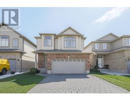 702 SPRINGWOOD CRESCENT - 2