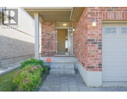 702 SPRINGWOOD CRESCENT - 4