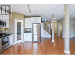 702 SPRINGWOOD CRESCENT - 8