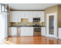 702 SPRINGWOOD CRESCENT - 9