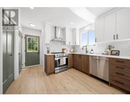 15 VINCENT CRESCENT - 11