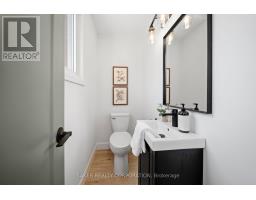 15 VINCENT CRESCENT - 16