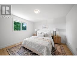 15 VINCENT CRESCENT - 18