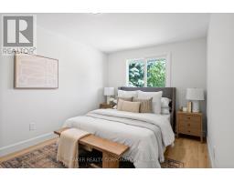 15 VINCENT CRESCENT - 21