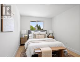 15 VINCENT CRESCENT - 22