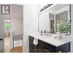 15 VINCENT CRESCENT - 23