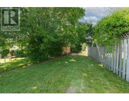 15 VINCENT CRESCENT - 32
