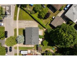 15 VINCENT CRESCENT - 37