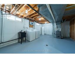 15 VINCENT CRESCENT - 39