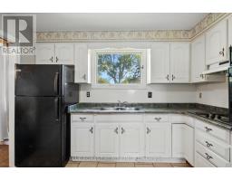 218 STANLEY STREET S - 13