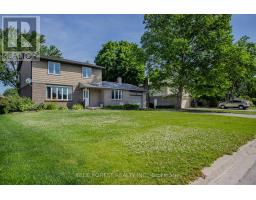 218 STANLEY STREET S - 3