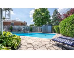 82 COMPTON CRESCENT - 34