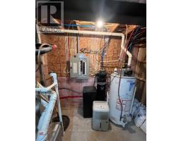 12 HENDERSON COURT - 23