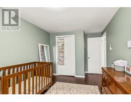 11 - 460 SOUTHDALE ROAD E - 26