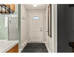11 - 460 SOUTHDALE ROAD E - 4