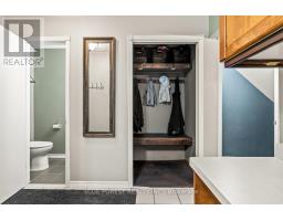 11 - 460 SOUTHDALE ROAD E - 5