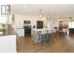 269 SYDENHAM STREET E - 18