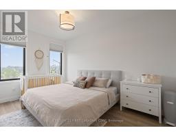 45 - 3900 SAVOY STREET - 19