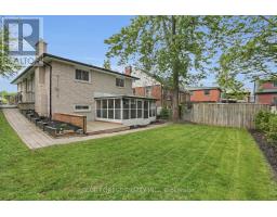 30 BASELINE ROAD E - 44
