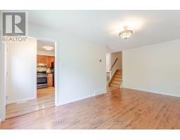 20 FAIRCHILD CRESCENT - 11