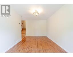 20 FAIRCHILD CRESCENT - 13