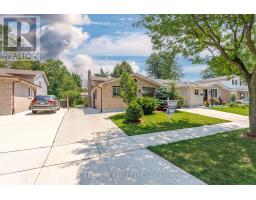 20 FAIRCHILD CRESCENT - 29
