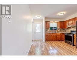 20 FAIRCHILD CRESCENT - 5