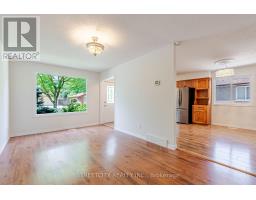 20 FAIRCHILD CRESCENT - 7