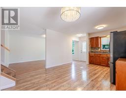 20 FAIRCHILD CRESCENT - 9