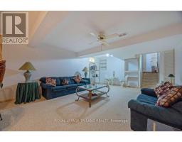 33 STONEYCREEK CRESCENT - 26