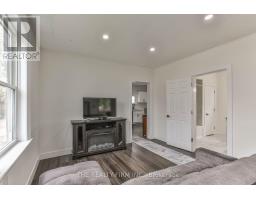 12 WELDON AVENUE - 34